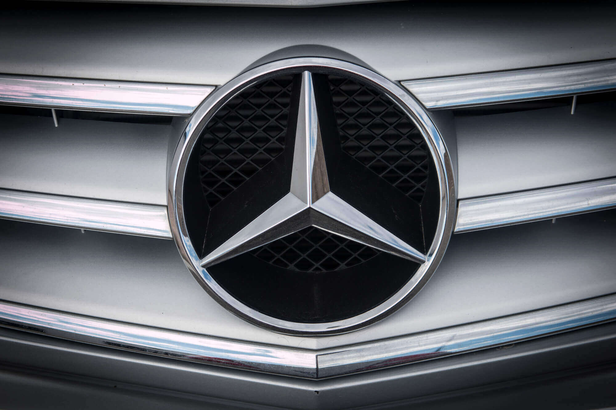 logo of a luxury car needing Mercedes Repair in Davie FL